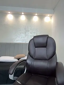 Snapshot of evans_campbell1 chatting on February 23, 12:19 am evans campbell1 online show from February 23, 12:19 am