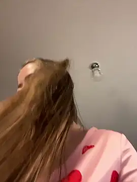 Snapshot of clarabarness15 chatting on February 28, 5:41 am clarabarness15 online show from February 28, 5:41 am