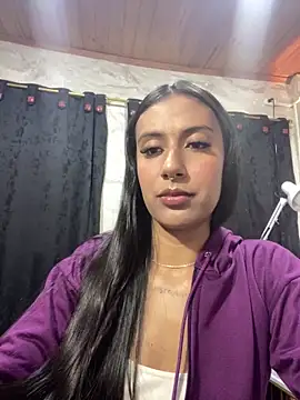 Snapshot of Tifqueen chatting on April 27, 6:39 pm Tifqueen online show from April 27, 6:39 pm