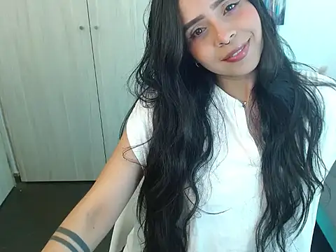 Snapshot of Pauliha chatting on February 20, 6:52 pm Pauliha online show from February 20, 6:52 pm