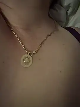 Snapshot of sxxx23810 chatting on February 18, 9:11 pm sxxx23810 online show from February 18, 9:11 pm