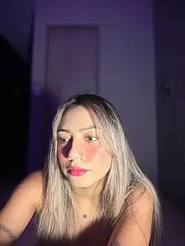 Snapshot of Dulce_Sofi_ chatting on March 17, 9:51 pm Dulce Sofi online show from March 17, 9:51 pm