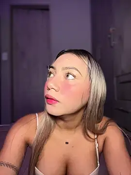 Snapshot of Dulce_Sofi_ chatting on March 20, 8:14 pm Dulce Sofi online show from March 20, 8:14 pm