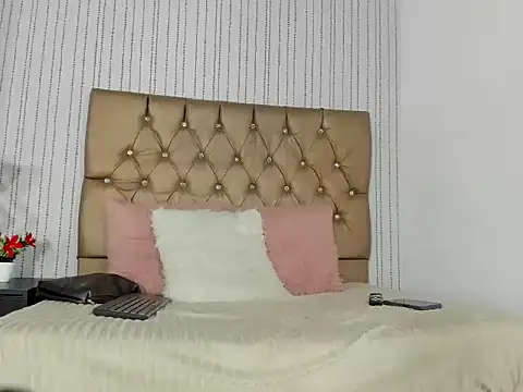 hanna luciana online show from May 8, 3:39 pm