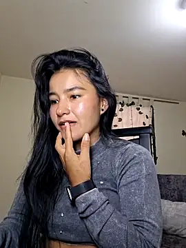 Snapshot of Miiia_a chatting on February 19, 7:43 pm Miiia a online show from February 19, 7:43 pm