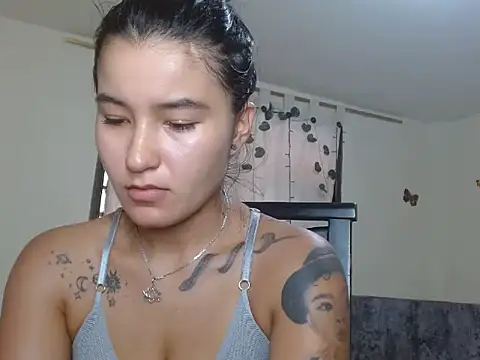 Miiia a online show from March 7, 8:39 pm