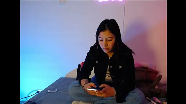 Ele Enchanted online show from February 25, 1:43 pm