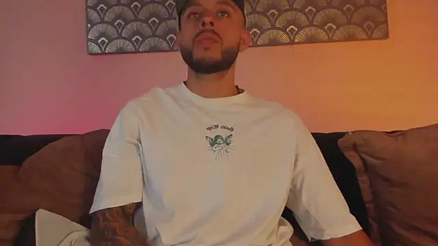 Daniel kingx online show from March 25, 1:39 pm