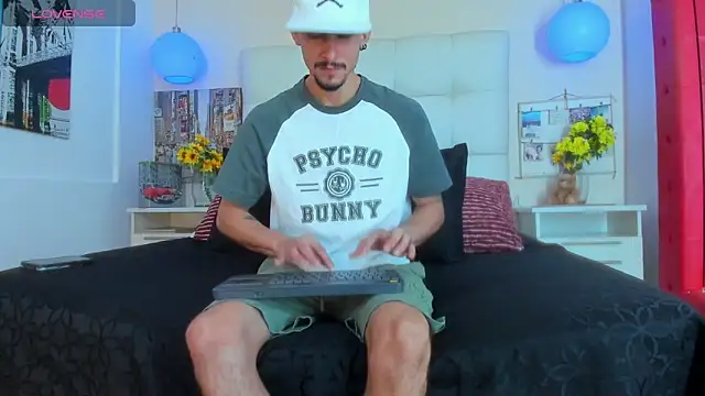 SharonTygaX online show from April 15, 4:08 am