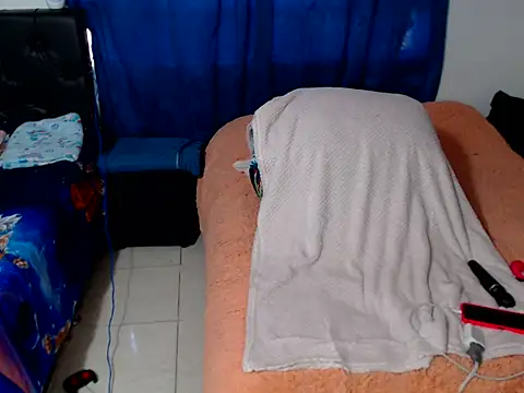 Snapshot of CandyyLove69 chatting on February 26, 3:00 pm CandyyLove69 online show from February 26, 3:00 pm