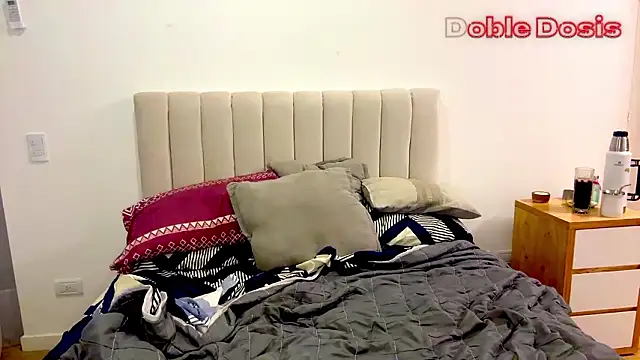 Snapshot of Doble_Dosis chatting on February 21, 1:28 am Doble Dosis online show from February 21, 1:28 am