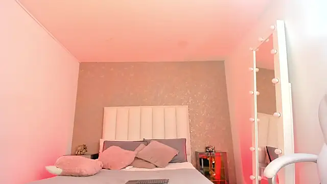 Snapshot of AmyRider_ chatting on April 9, 6:19 am AmyRider online show from April 9, 6:19 am