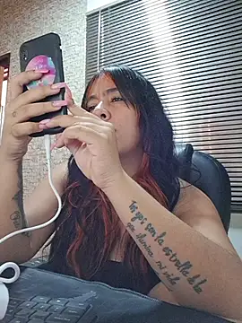 Snapshot of oran_black chatting on March 1, 8:55 pm oran black online show from March 1, 8:55 pm