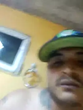 Snapshot of elcogecoge12 chatting on February 19, 7:04 am elcogecoge12 online show from February 19, 7:04 am