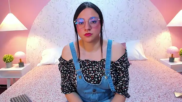 Snapshot of Angelie_Rosebrm chatting on February 19, 1:12 am Angelie Rosebrm online show from February 19, 1:12 am