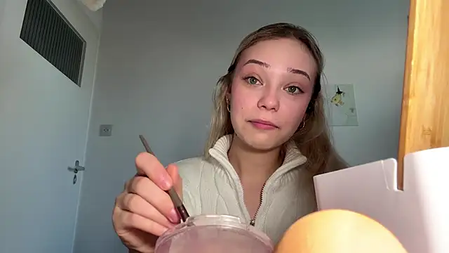 Snapshot of SourMidday chatting on March 2, 7:09 am SourMidday online show from March 2, 7:09 am