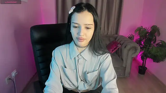 Snapshot of CamillaStars chatting on March 2, 1:51 pm CamillaStars online show from March 2, 1:51 pm