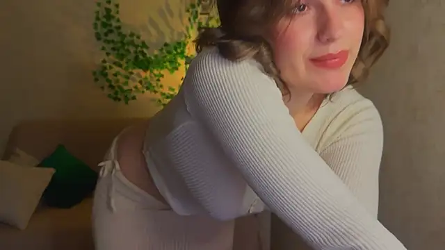 Snapshot of rinamandarina chatting on February 24, 6:17 pm rinamandarina online show from February 24, 6:17 pm