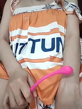 Snapshot of Chery18_sweet chatting on April 4, 8:23 am Chery18 sweet online show from April 4, 8:23 am