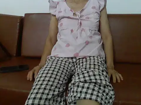 Snapshot of Chery18_sweet chatting on April 8, 1:44 pm Chery18 sweet online show from April 8, 1:44 pm