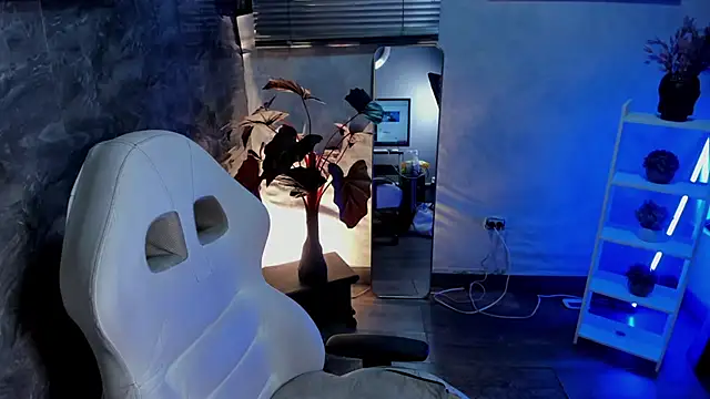 SophyAdams online show from April 5, 5:37 am