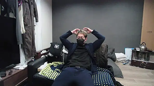 ryuaaaaa online show from April 22, 4:30 pm