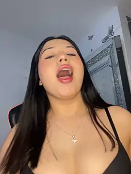 Snapshot of scarleth_marquezz chatting on May 20, 2:40 am scarleth marquezz online show from May 20, 2:40 am