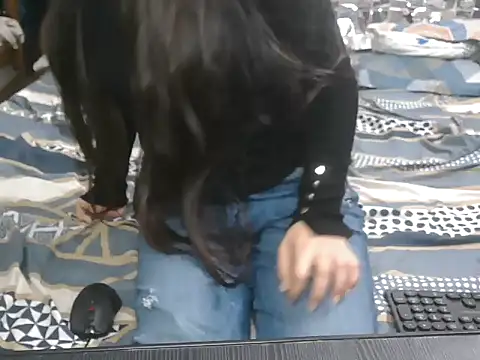 Snapshot of Desi_Village_Girl chatting on February 22, 4:49 pm Desi Village Girl online show from February 22, 4:49 pm