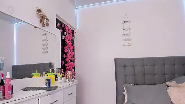 Ariana-Cobos online show from April 2, 9:23 pm