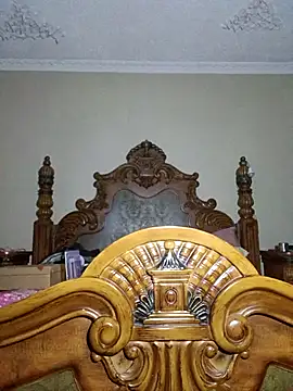 felineAphrodite online show from March 1, 5:15 pm