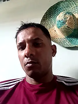 Snapshot of blackhot22c chatting on February 18, 7:10 pm blackhot22c online show from February 18, 7:10 pm