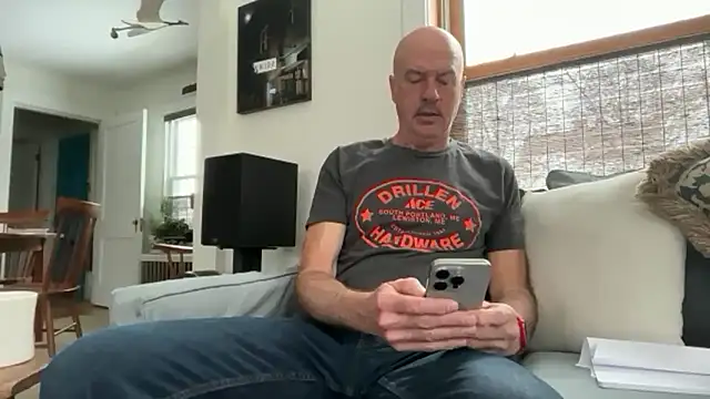 Snapshot of Guy__Grey chatting on February 25, 12:59 pm Guy Grey online show from February 25, 12:59 pm