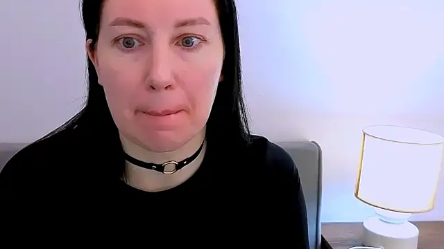 Snapshot of MiaFair chatting on February 28, 6:36 am MiaFair online show from February 28, 6:36 am