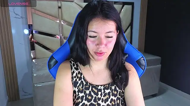 Kylia a online show from March 24, 8:03 pm