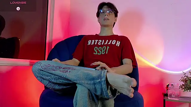 lui x dust online show from June 3, 3:09 am