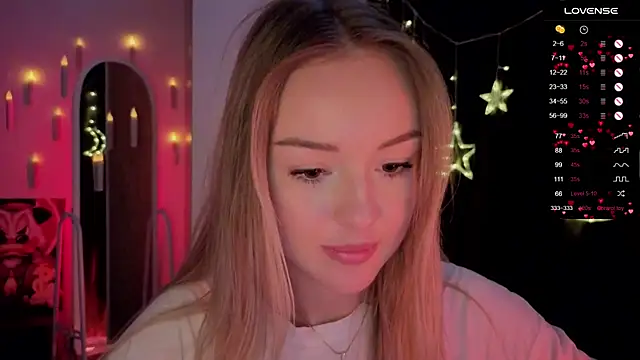 Snapshot of Nestyzz chatting on March 1, 7:43 am Nestyzz online show from March 1, 7:43 am