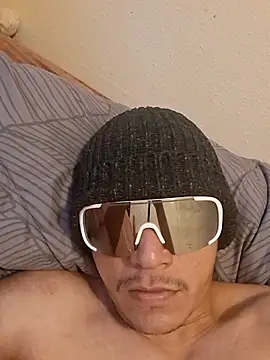 gueboloco2626 online show from February 20, 1:22 pm