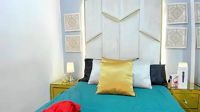 Snapshot of KarinaaCoxx chatting on February 24, 1:09 pm KarinaaCoxx online show from February 24, 1:09 pm