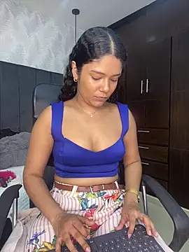 Miaafoxx   online show from March 12, 7:31 pm