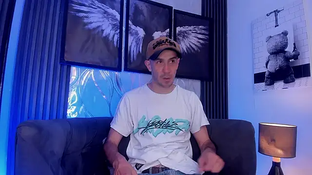 Milanwhite  online show from February 23, 11:40 am