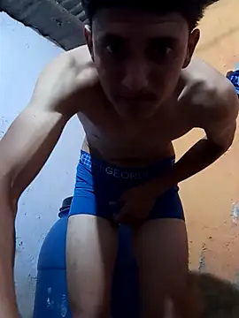 Snapshot of sexoduro_1 chatting on February 26, 2:10 am sexoduro 1 online show from February 26, 2:10 am