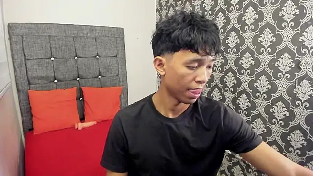 Little Twink19x online show from June 21, 7:27 pm
