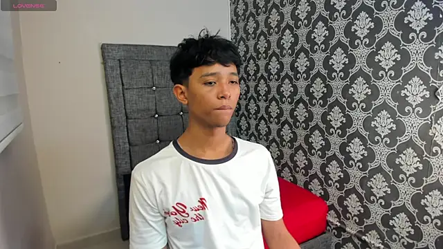 Little Twink19x online show from July 1, 7:46 pm
