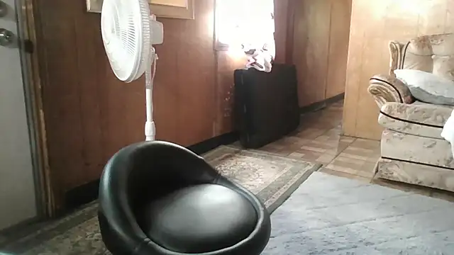 Snapshot of Dangerousrose chatting on July 2, 4:13 pm Dangerousrose online show from July 2, 4:13 pm