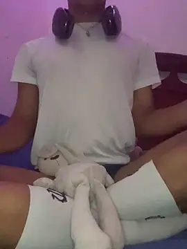 Snapshot of VixHot15 chatting on February 19, 5:14 am VixHot15 online show from February 19, 5:14 am