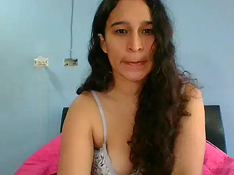 Snapshot of scarlettscottx_ chatting on April 24, 7:16 pm scarlettscottx online show from April 24, 7:16 pm
