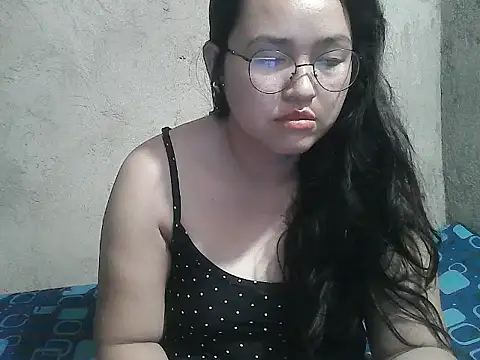 wildchinita00 online show from May 14, 8:26 pm