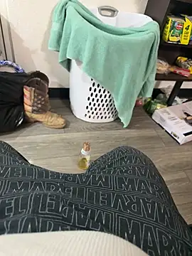 Snapshot of SavorredEscapist chatting on February 19, 7:15 am SavorredEscapist online show from February 19, 7:15 am