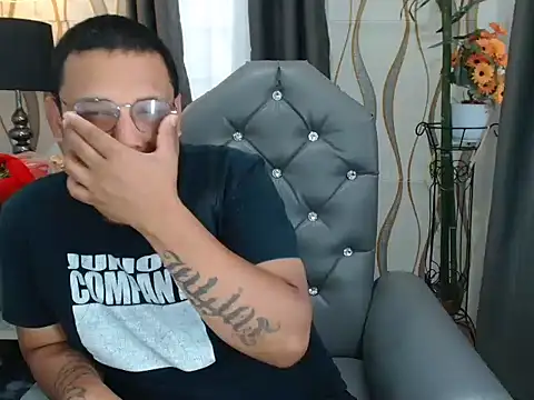 Snapshot of victoriacock69 chatting on February 19, 6:31 am victoriacock69 online show from February 19, 6:31 am