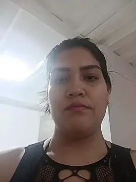 EmiliaVincenzo online show from February 25, 1:10 pm